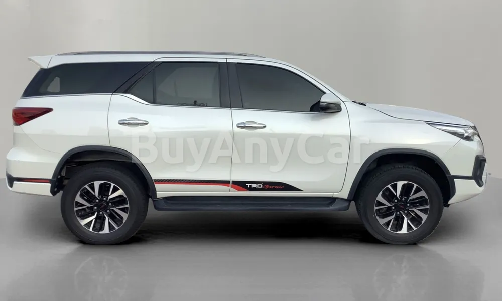 Vehicle photo 3