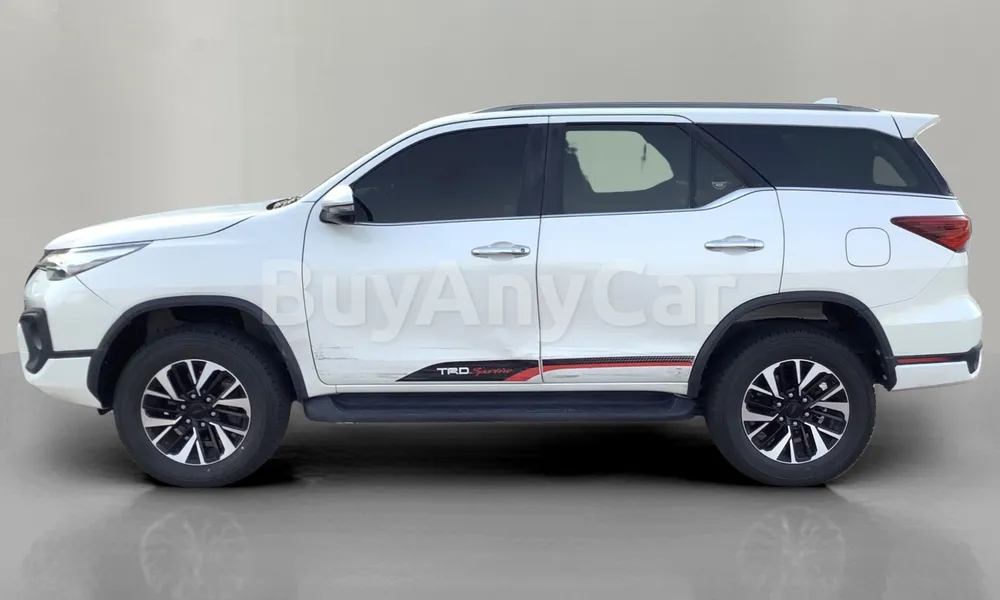 Vehicle photo 4