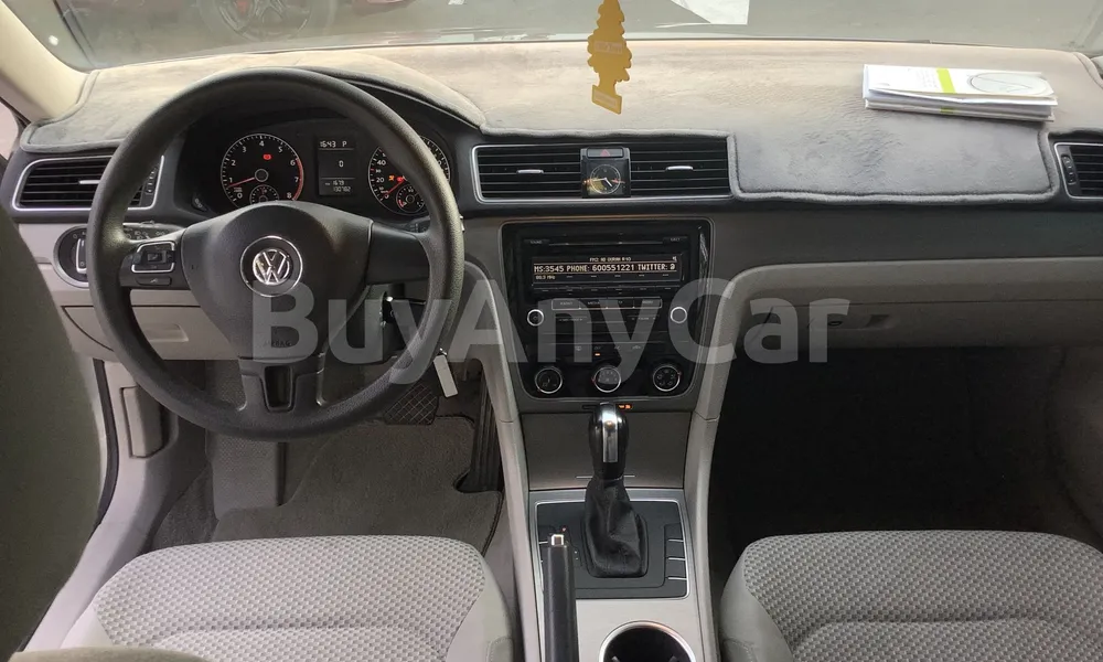 Vehicle photo 9