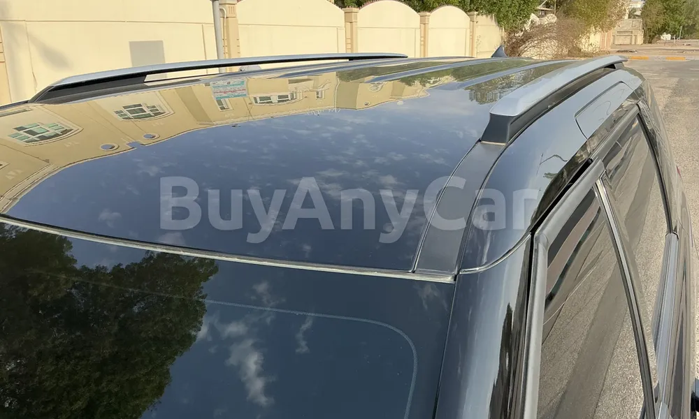 Vehicle photo 5
