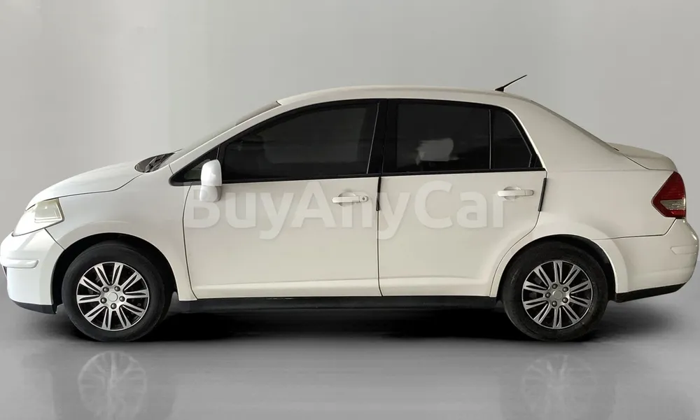 Vehicle photo 4