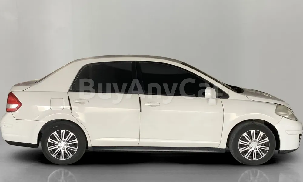 Vehicle photo 3