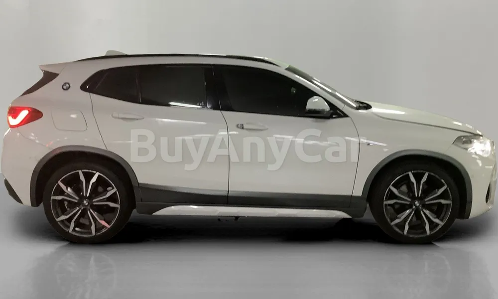 Vehicle photo 3