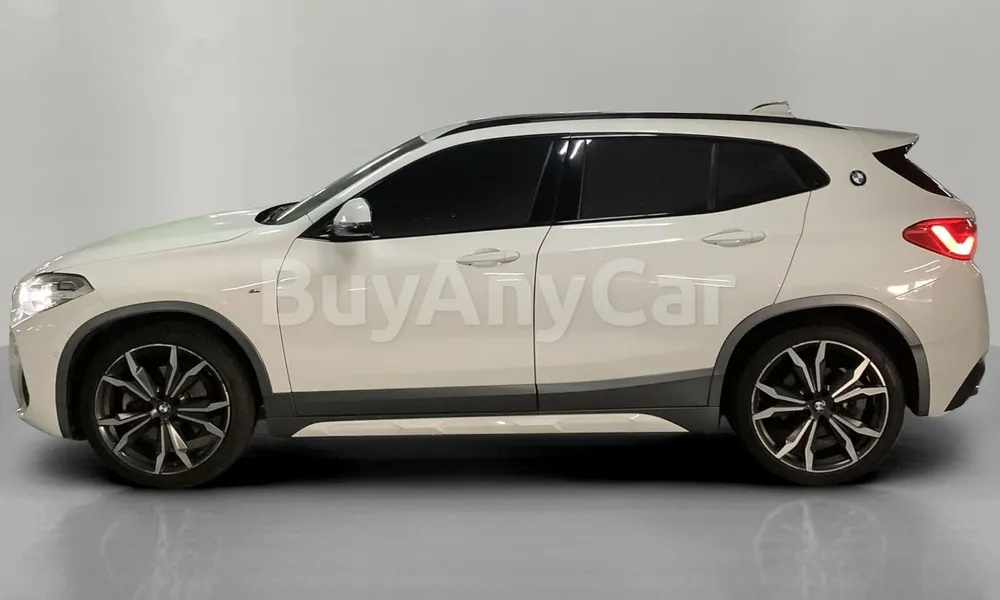 Vehicle photo 4