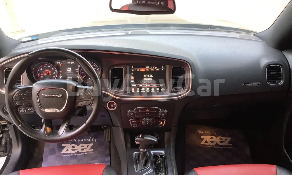 Vehicle photo 8