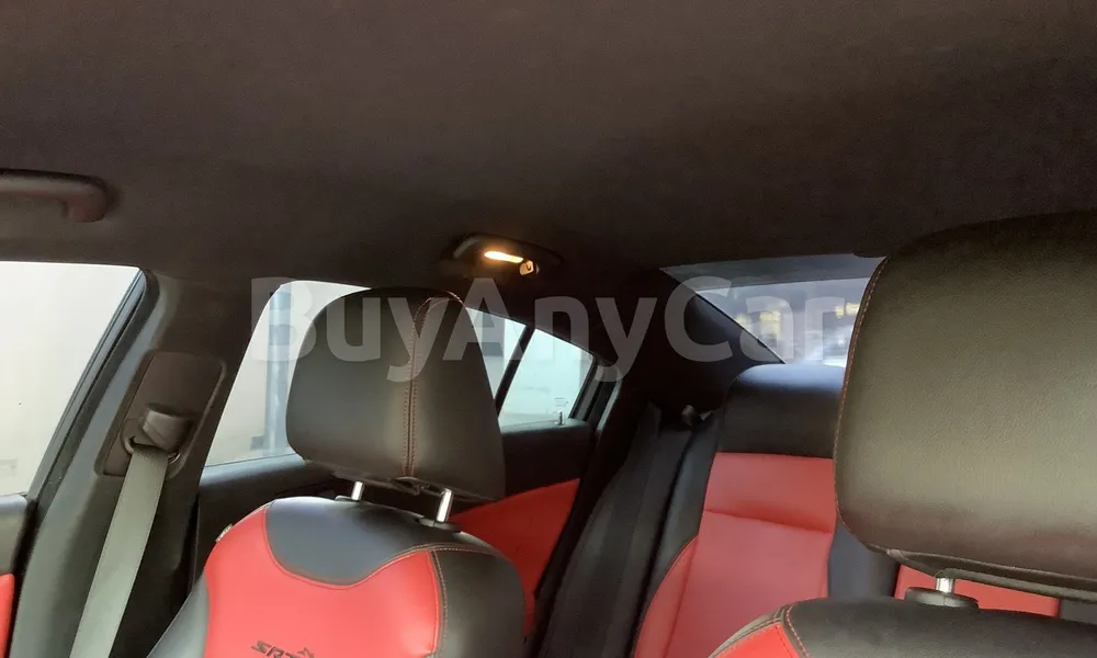 Vehicle photo 9