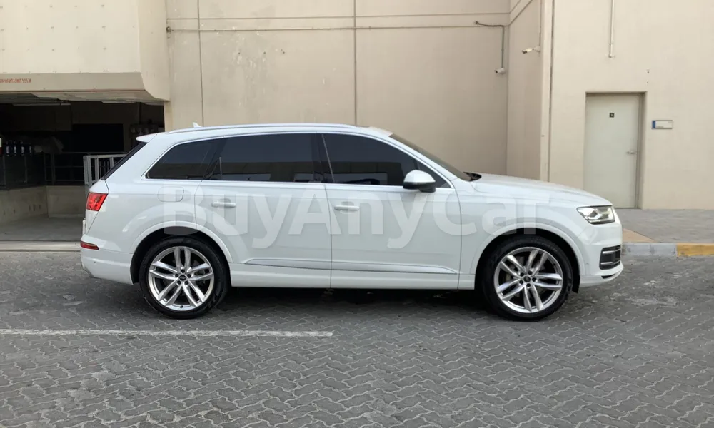 Vehicle photo 3