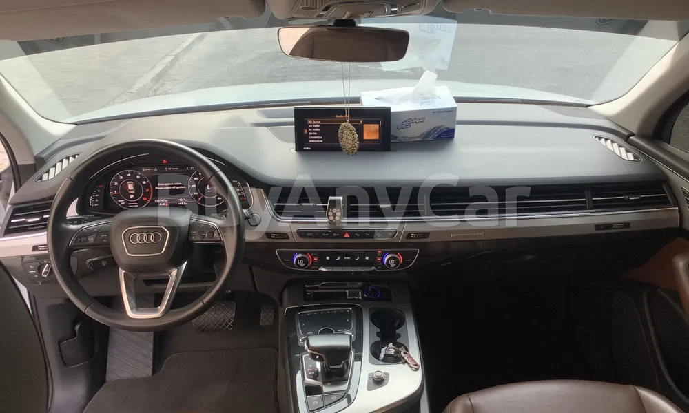 Vehicle photo 9