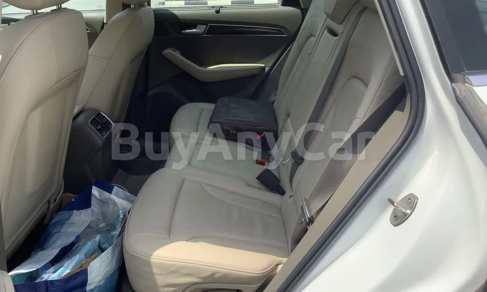 Vehicle photo 8