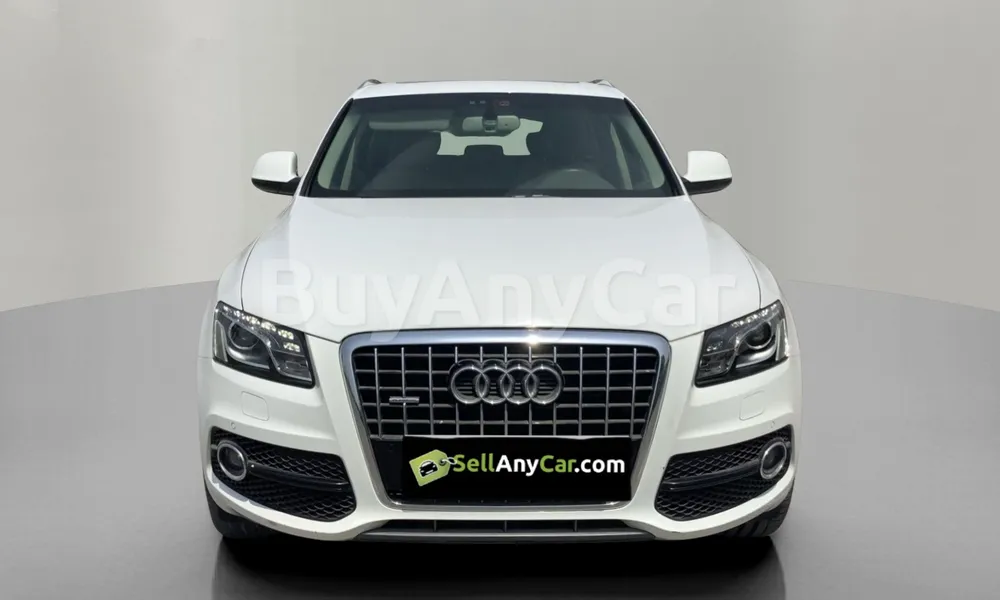Vehicle photo 1