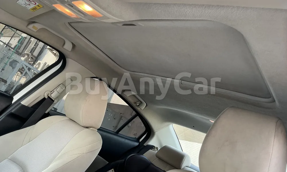 Vehicle photo 9