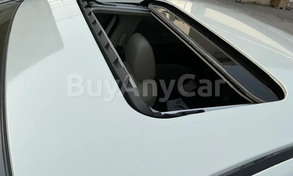 Vehicle photo 5