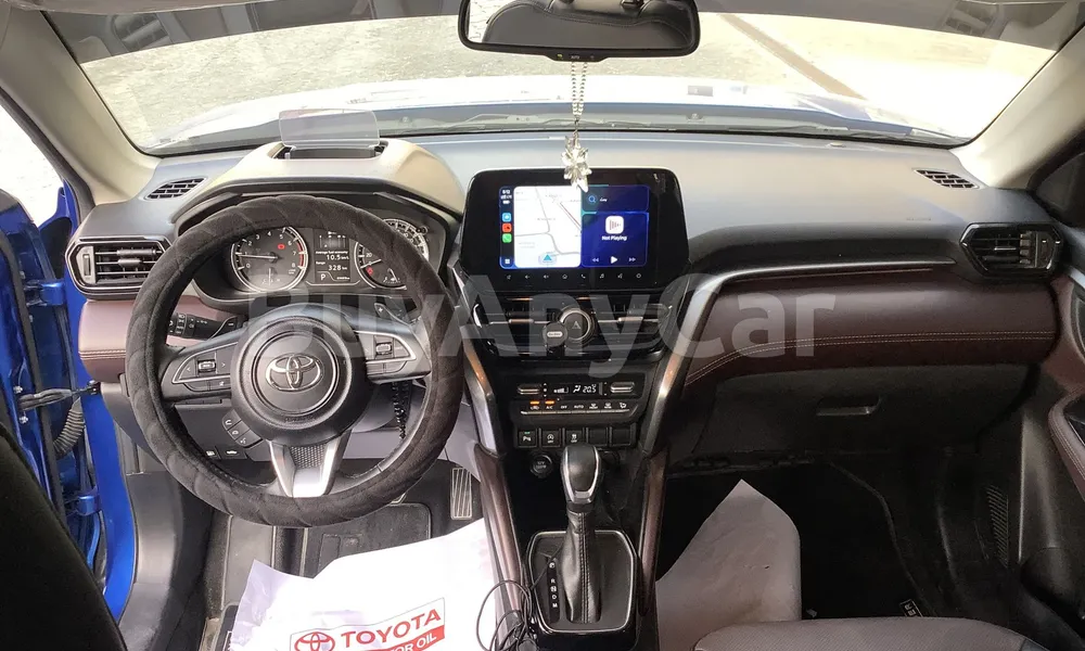 Vehicle photo 8