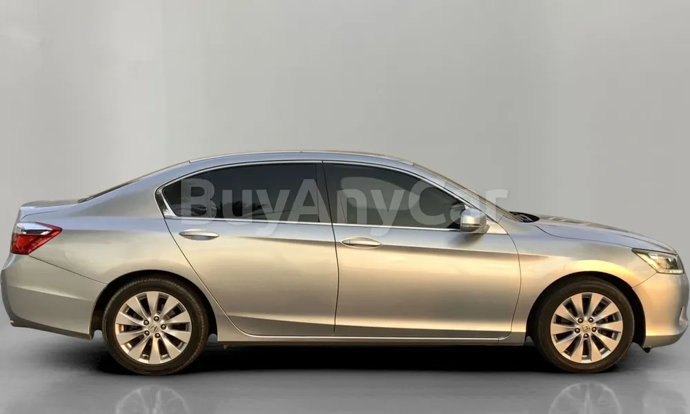 Vehicle photo 3