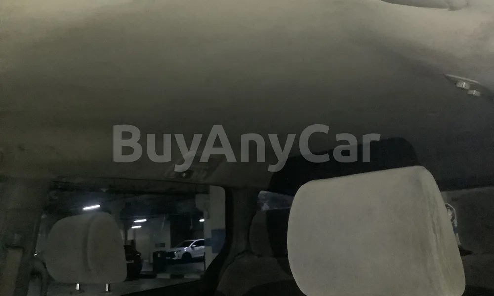 Vehicle photo 8