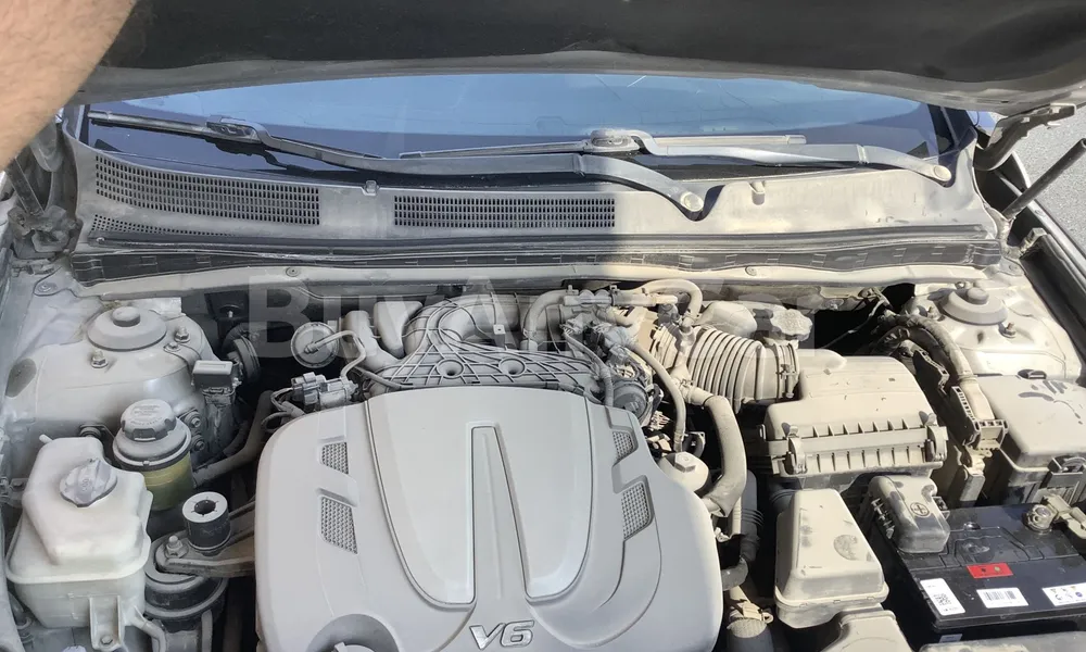 Vehicle photo 6
