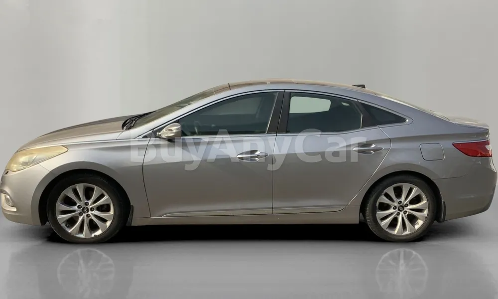 Vehicle photo 4