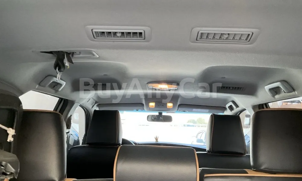 Vehicle photo 9