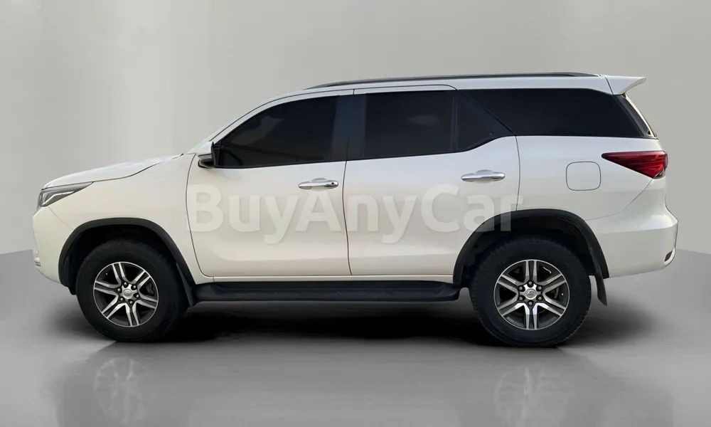 Vehicle photo 5