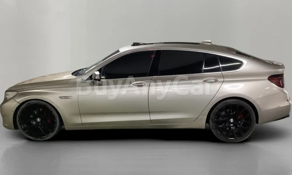 Vehicle photo 4