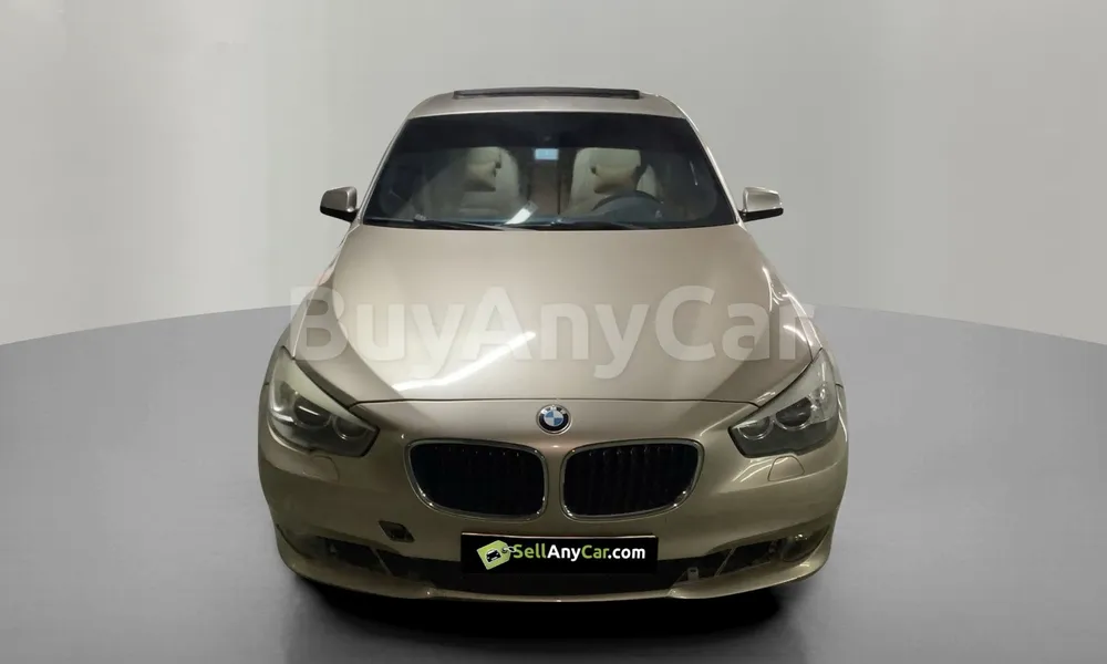 Vehicle photo 1