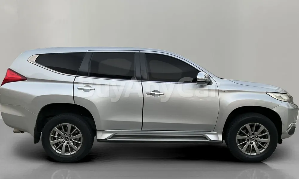Vehicle photo 3