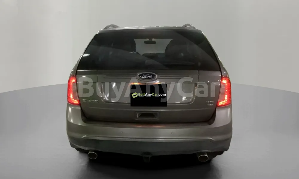 Vehicle photo 2
