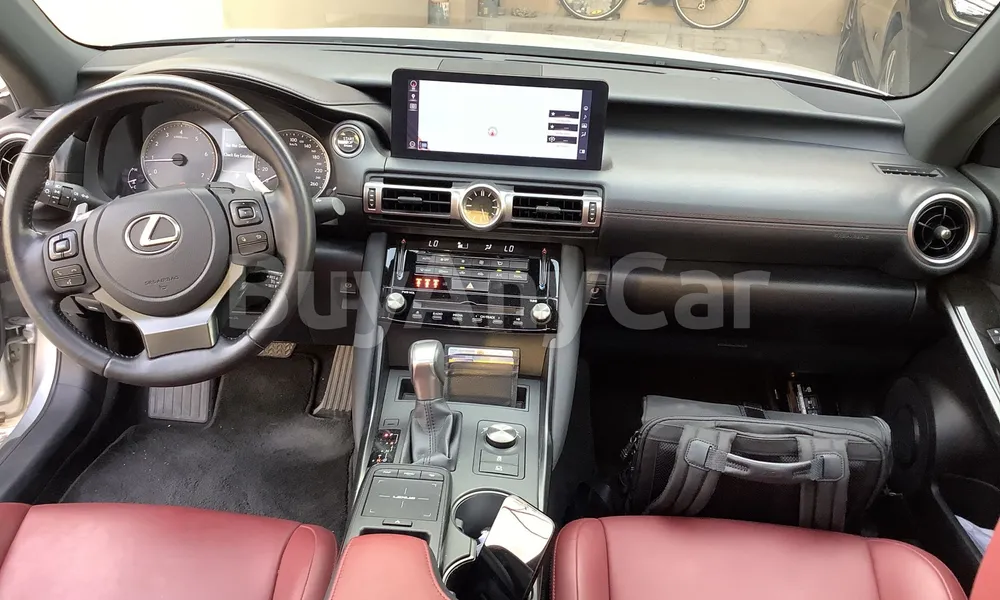 Vehicle photo 8