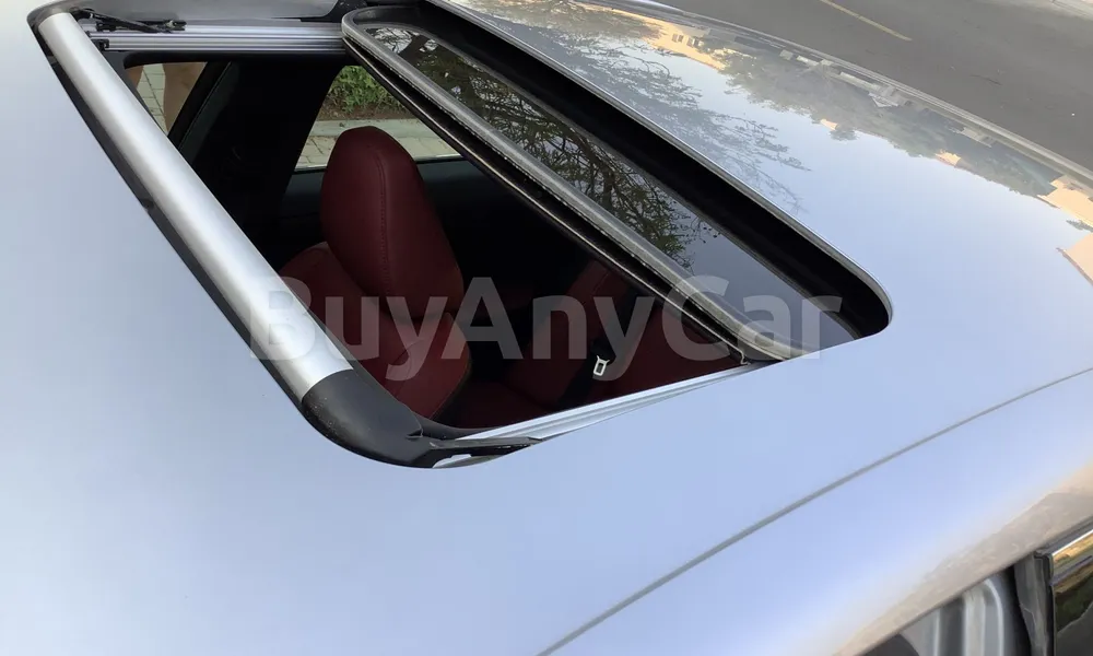 Vehicle photo 5