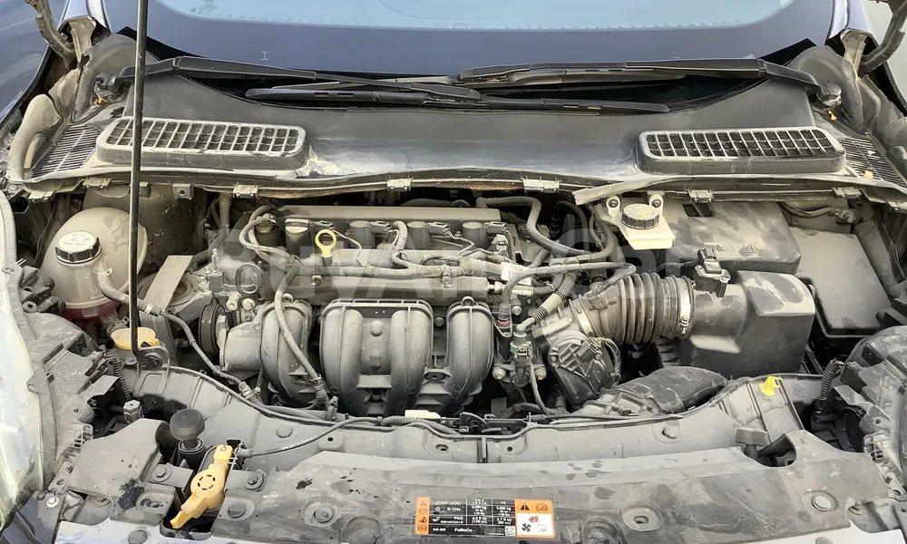 Vehicle photo 6