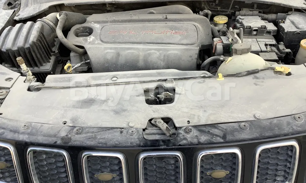 Vehicle photo 7