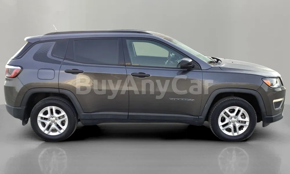 Vehicle photo 3