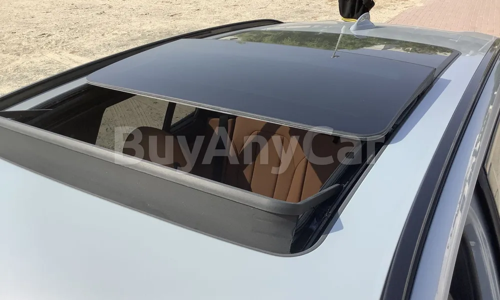 Vehicle photo 5
