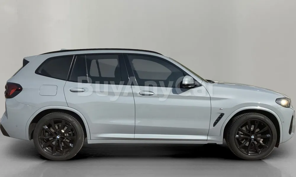 Vehicle photo 3