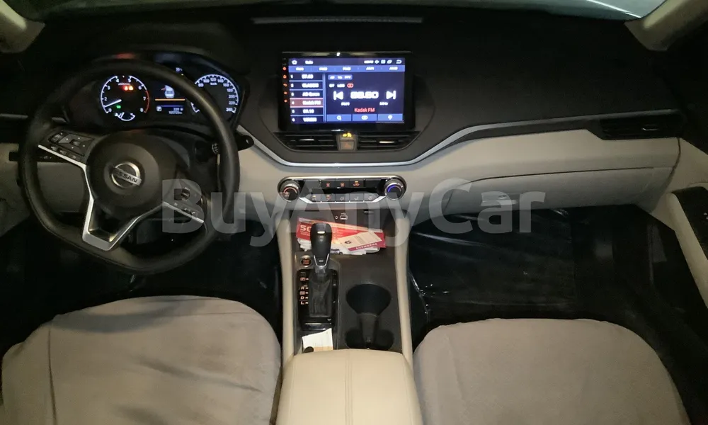 Vehicle photo 8