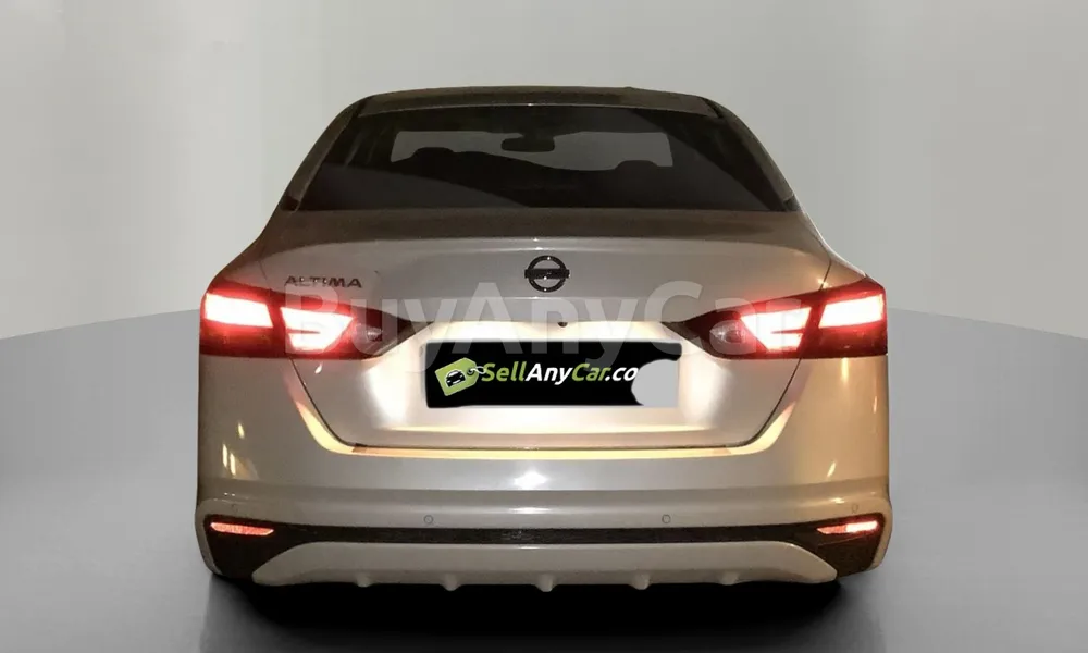 Vehicle photo 2