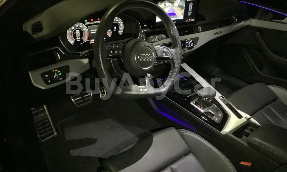 Vehicle photo 8