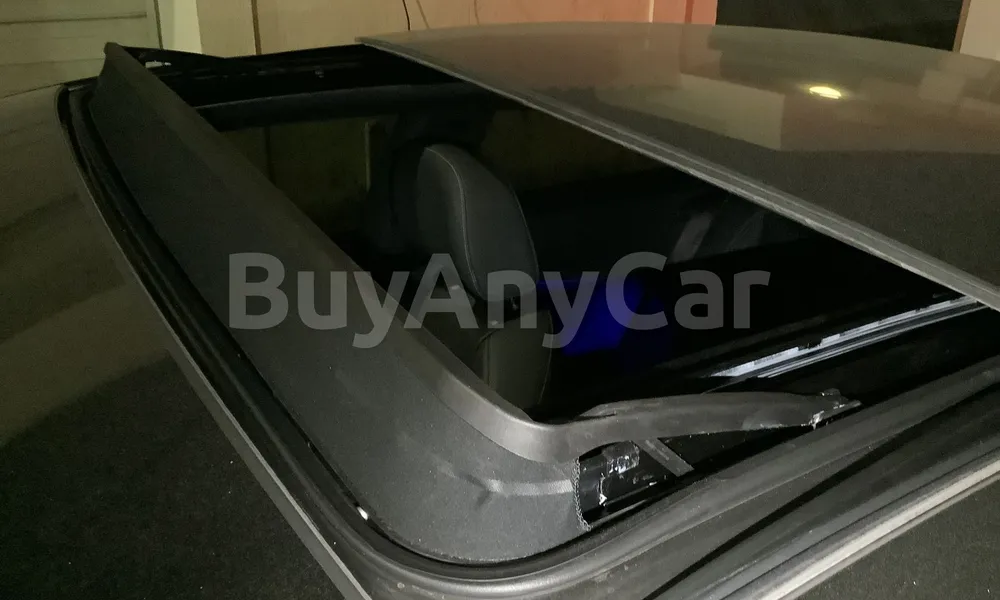 Vehicle photo 5