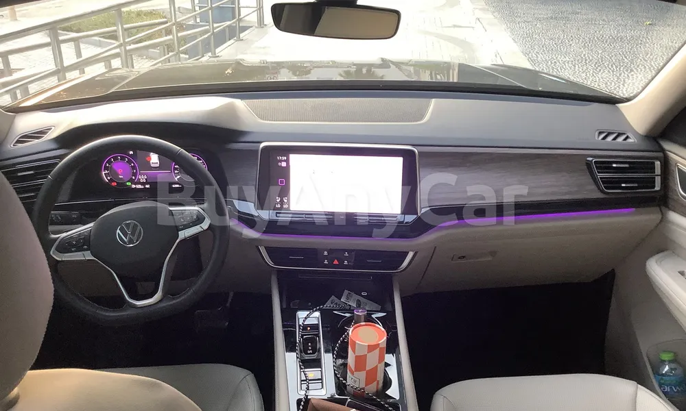 Vehicle photo 9