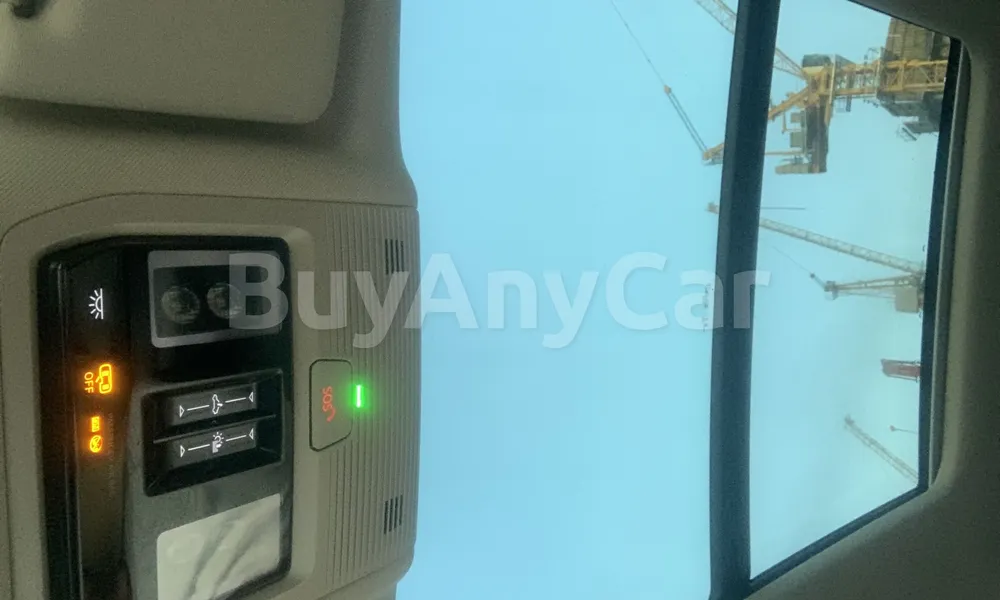 Vehicle photo 8