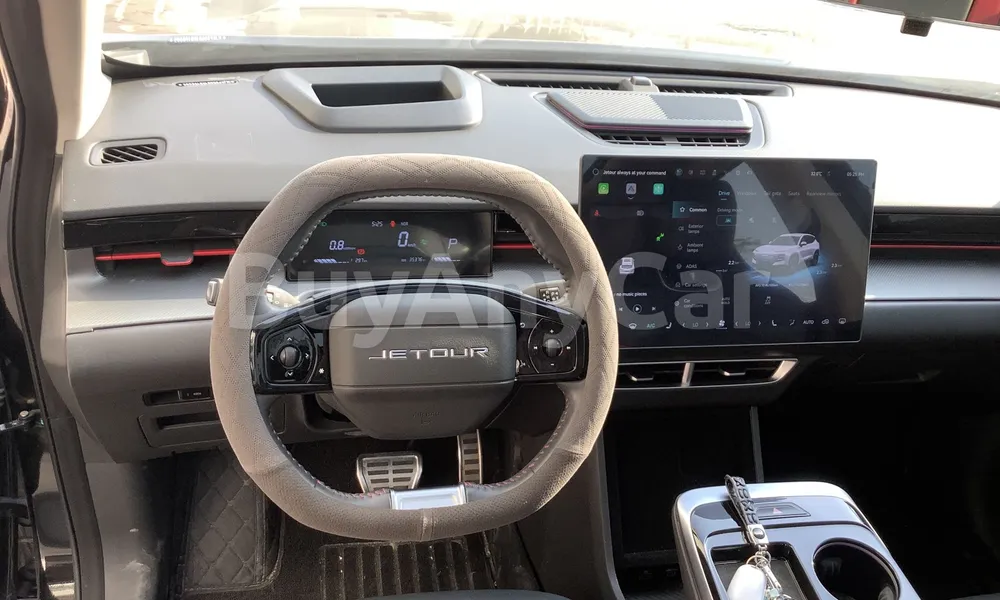 Vehicle photo 8