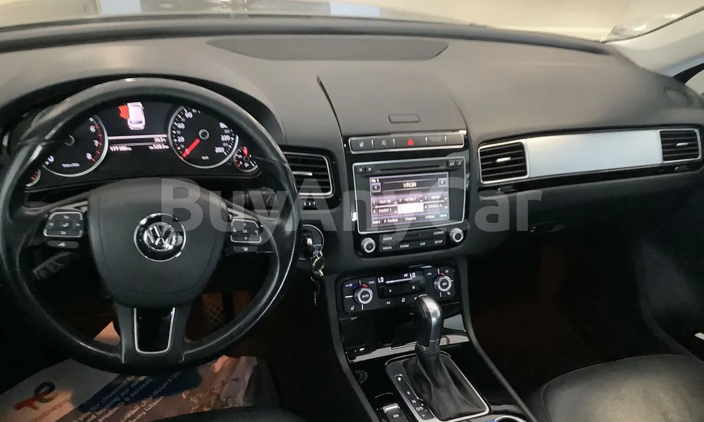 Vehicle photo 8