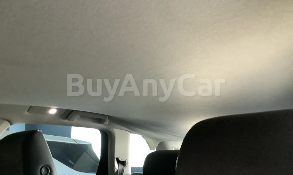 Vehicle photo 9