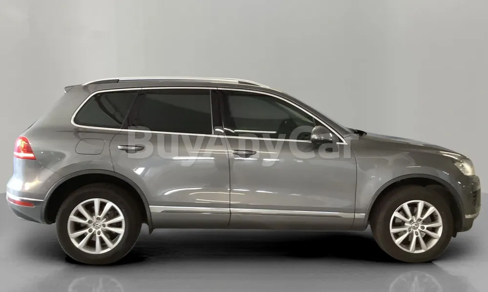 Vehicle photo 3