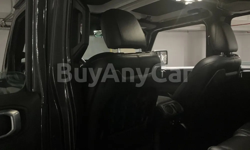 Vehicle photo 8