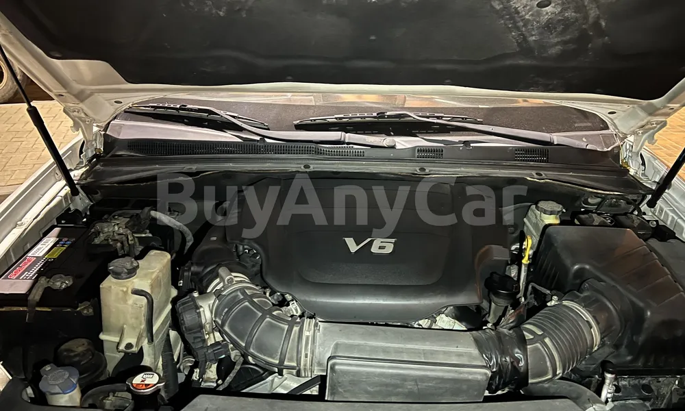 Vehicle photo 6