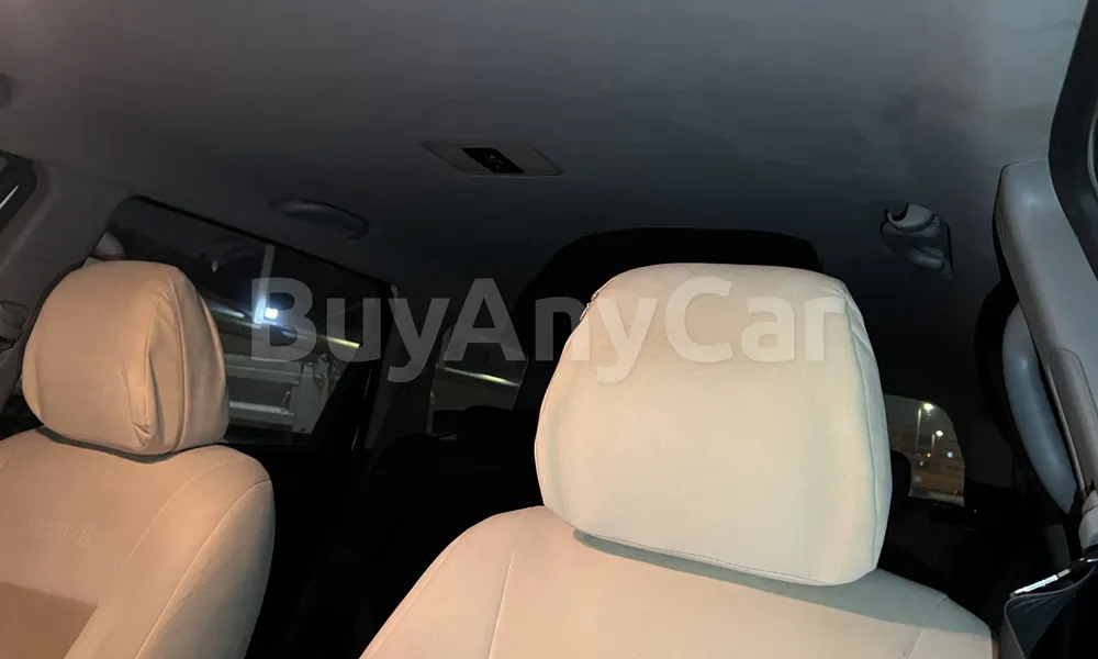 Vehicle photo 8