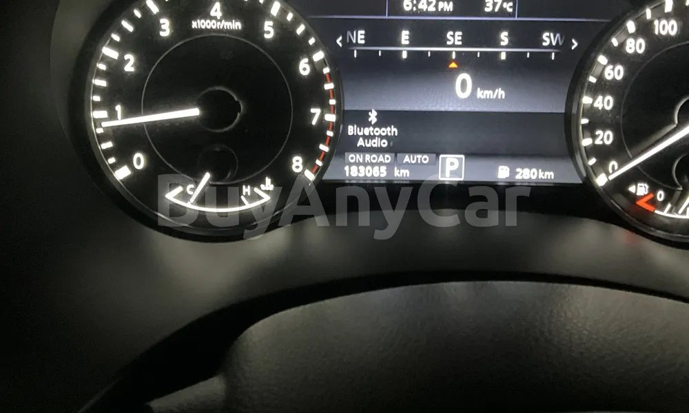 Vehicle photo 7
