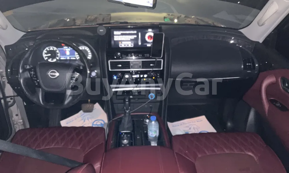 Vehicle photo 8