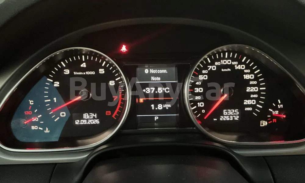 Vehicle photo 9